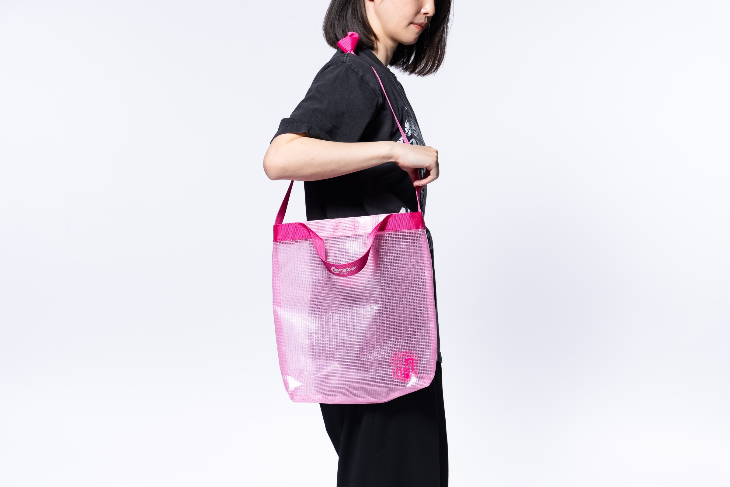 ゆるっと可愛いイラストの「おえかきさん」コラボグッズを販売
